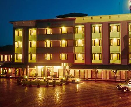 Hotel Elegance Kāladi Esterno foto