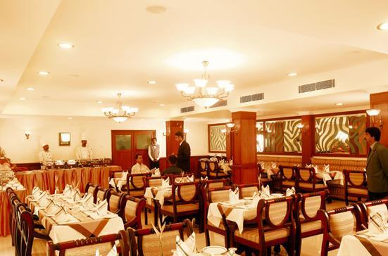 Hotel Elegance Kāladi Esterno foto