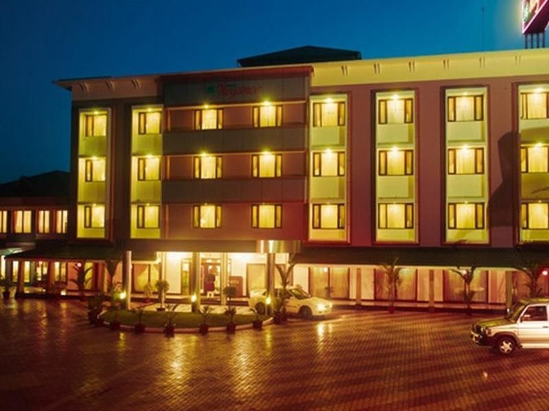 Hotel Elegance Kāladi Esterno foto